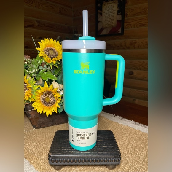 TROPICAL TEAL 40oz Stanley Tumbler - Picture 1 of 6